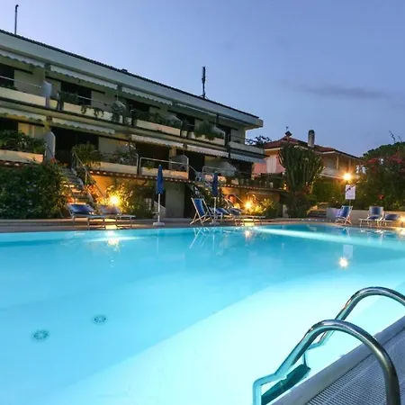 Il Porto 13 E 16 公寓 *
